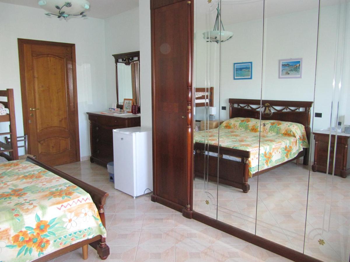 Il Portico Bed & Breakfast Uras Luaran gambar