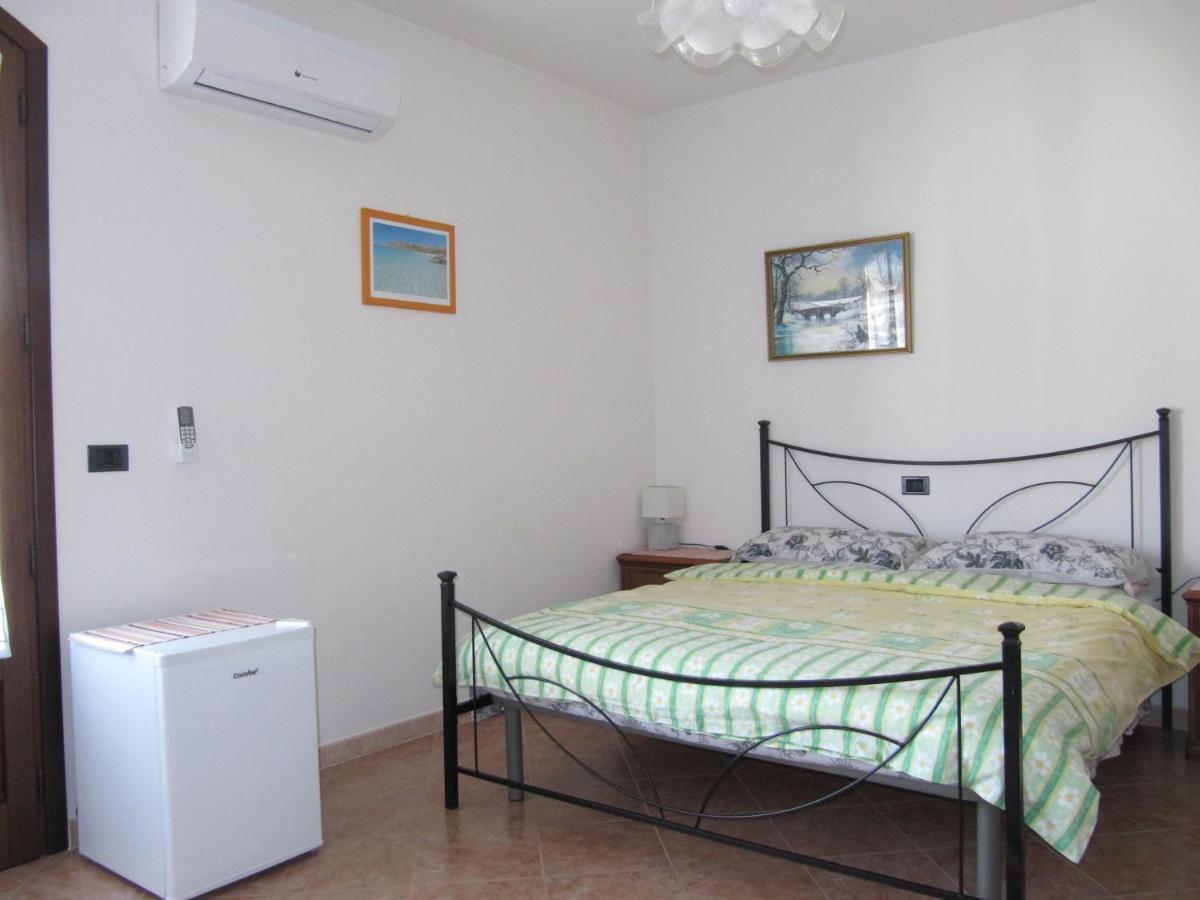 Il Portico Bed & Breakfast Uras Luaran gambar