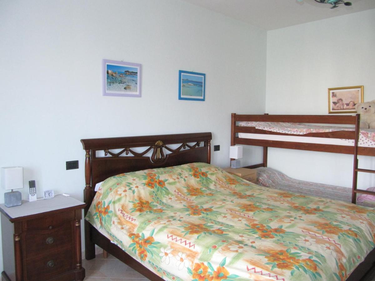 Il Portico Bed & Breakfast Uras Luaran gambar