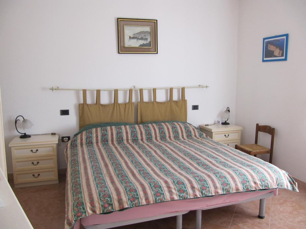 Il Portico Bed & Breakfast Uras Luaran gambar
