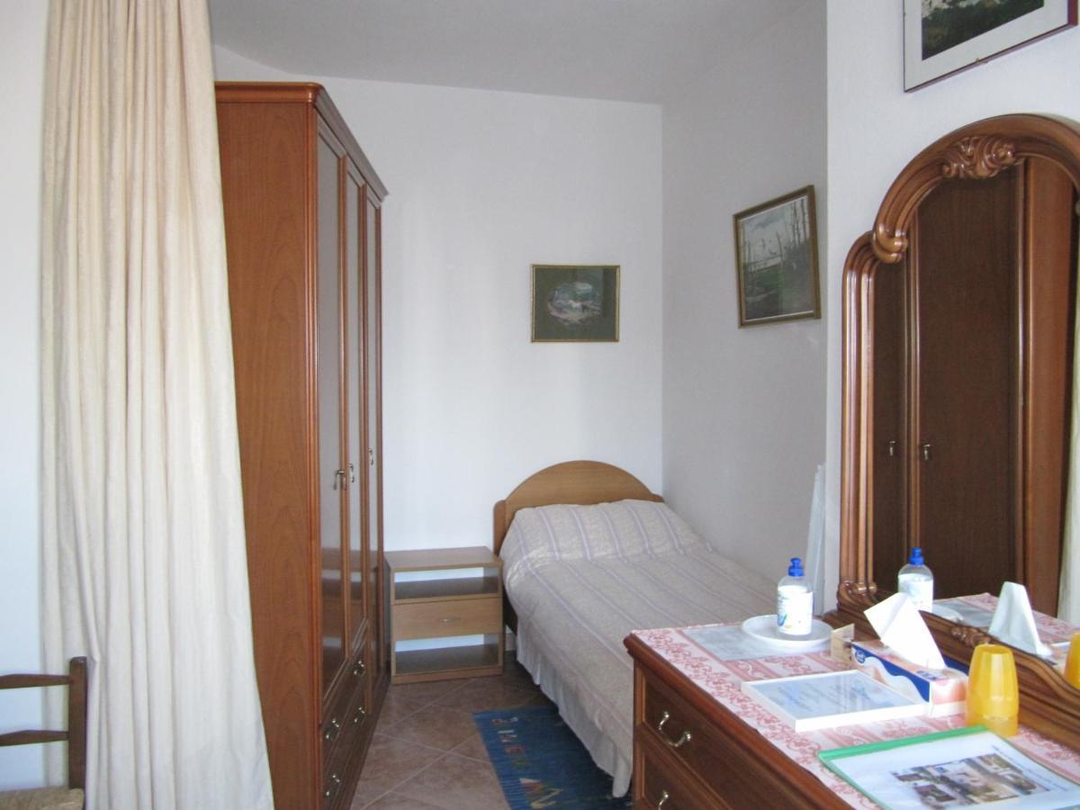 Il Portico Bed & Breakfast Uras Luaran gambar
