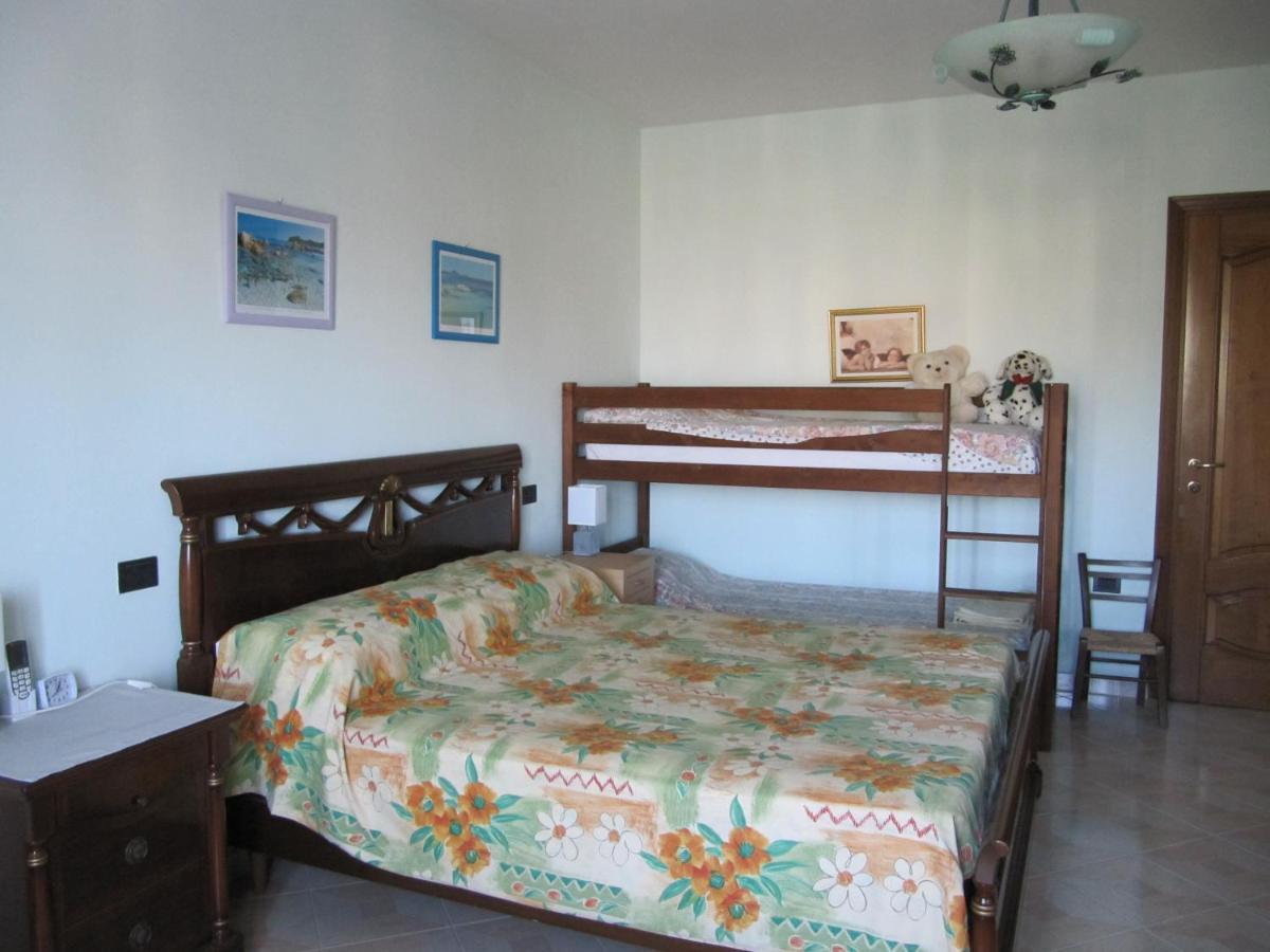 Il Portico Bed & Breakfast Uras Luaran gambar