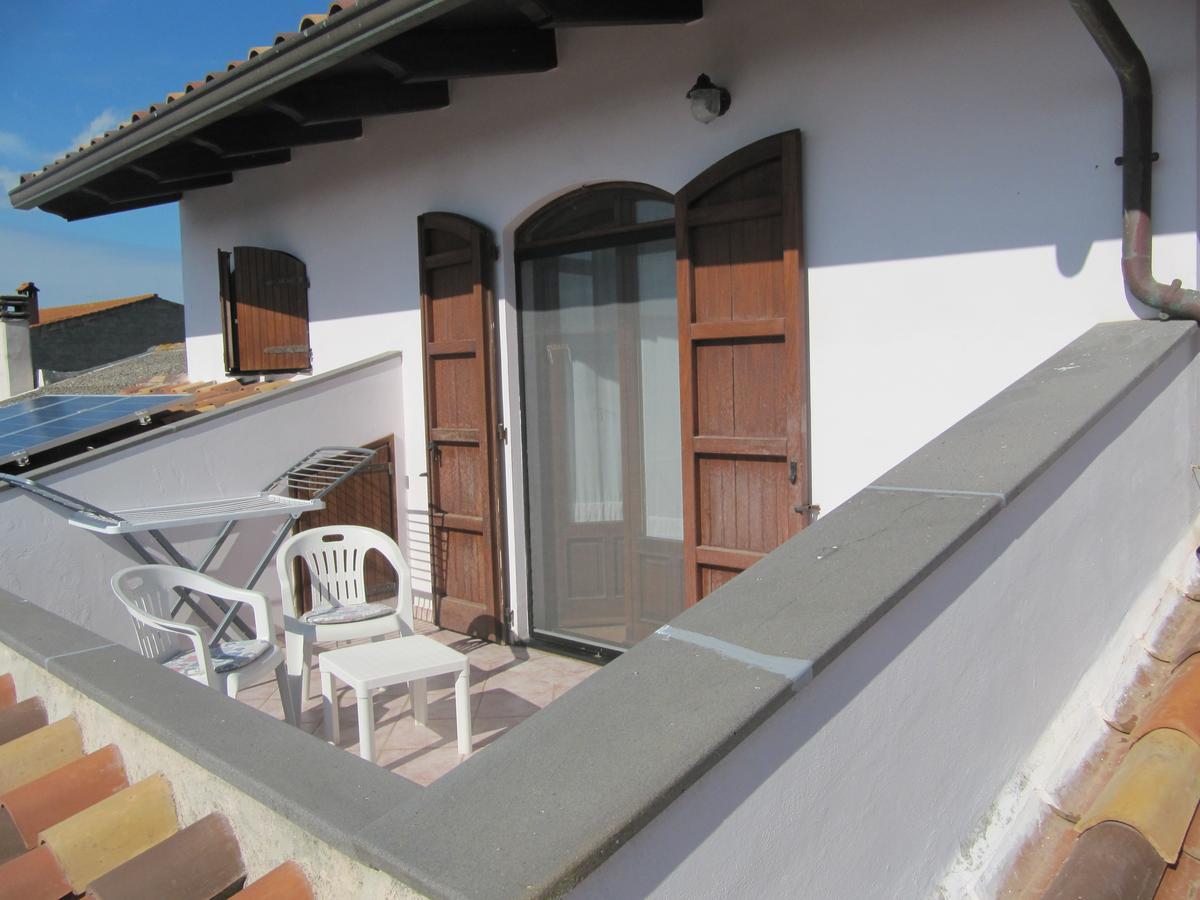 Il Portico Bed & Breakfast Uras Luaran gambar