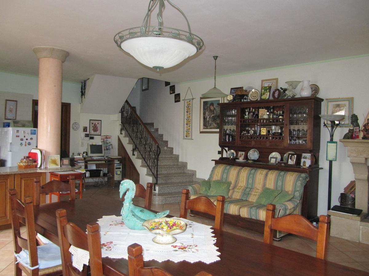 Il Portico Bed & Breakfast Uras Luaran gambar
