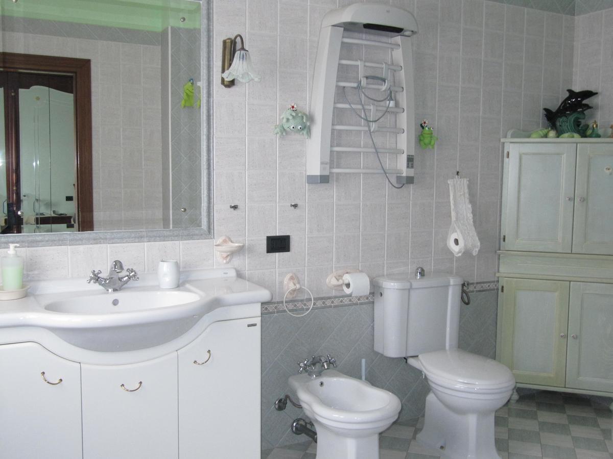 Il Portico Bed & Breakfast Uras Luaran gambar
