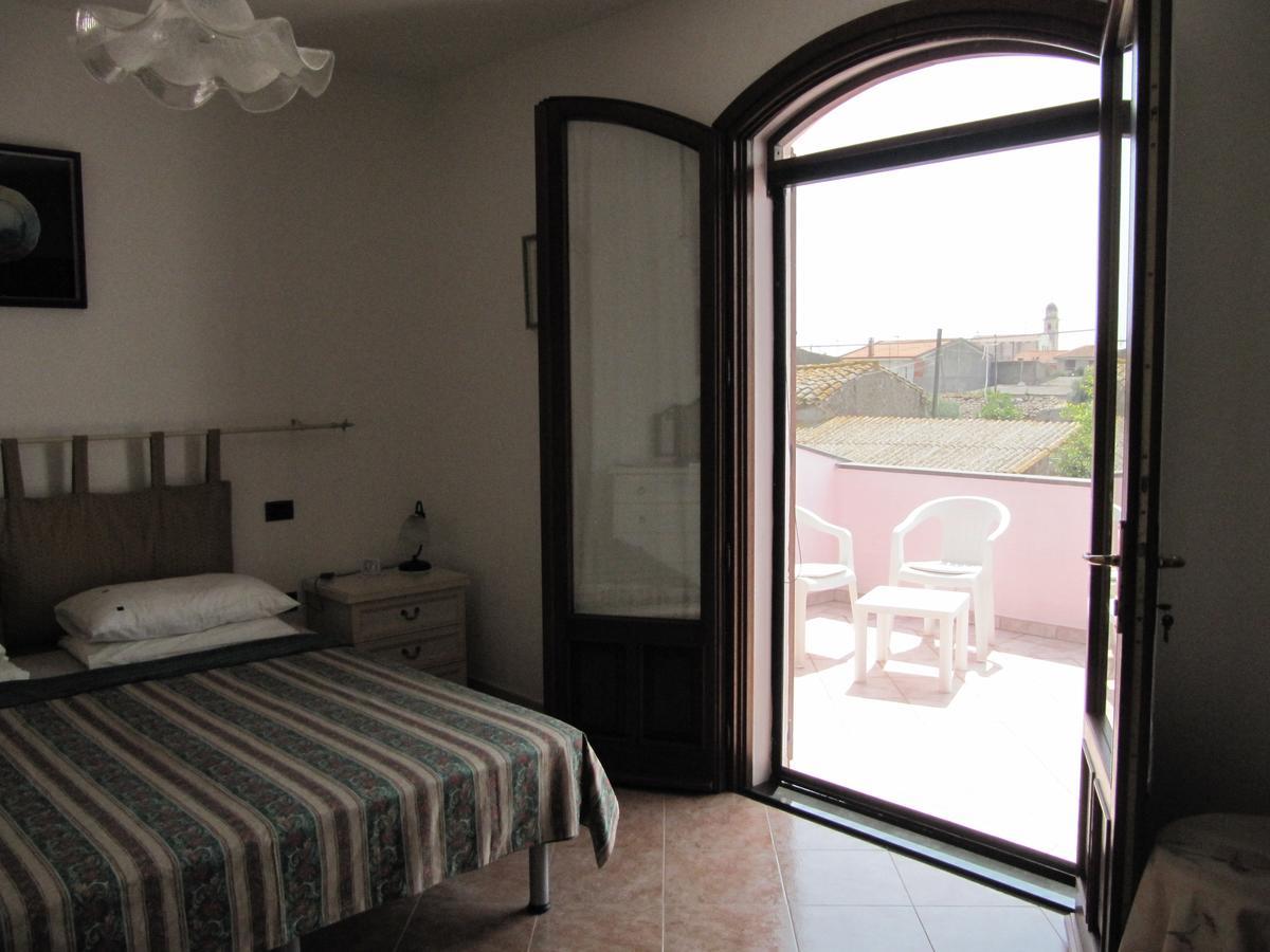 Il Portico Bed & Breakfast Uras Luaran gambar